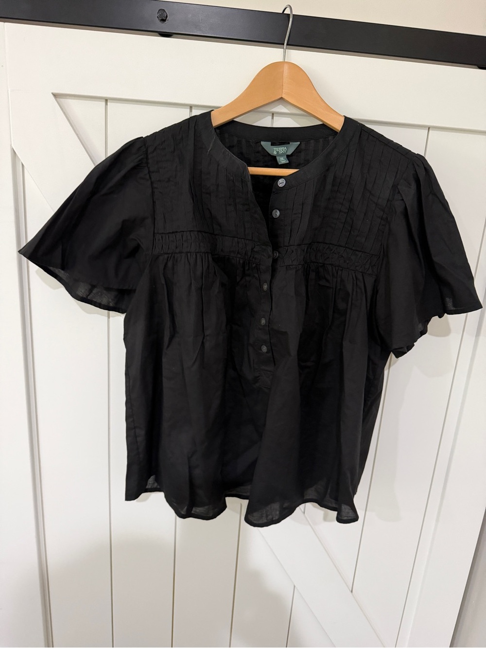 Terra & Sky Black Pintuck Button-Front Flutter Sleeve Top